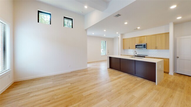Building Photo - 2521 Appian Wy
