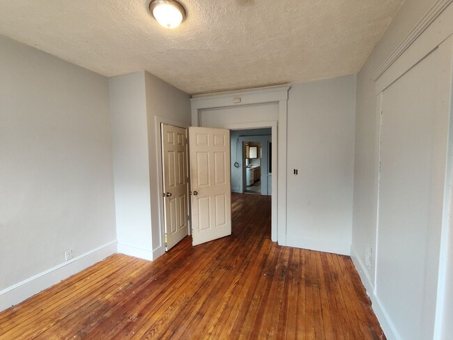 Building Photo - 1644 Chapel St