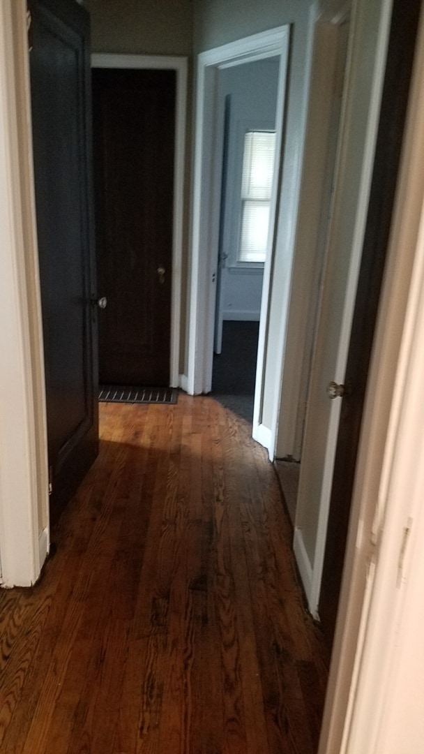 Building Photo - *Last Minute Fall Move in Special $1800 to...