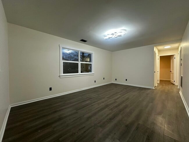 Building Photo - 6128 Red Bank Rd