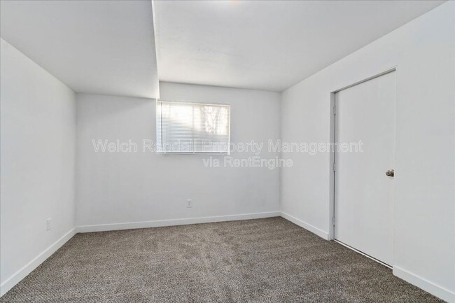 Building Photo - 3757 W Clermont Dr