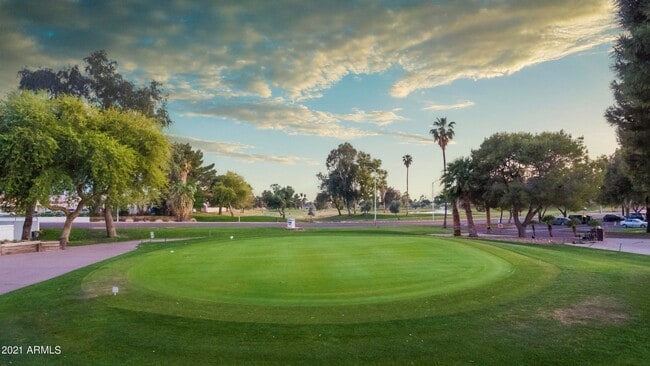 Building Photo - Two bedroom, two bathroom Scottsdale Condo!