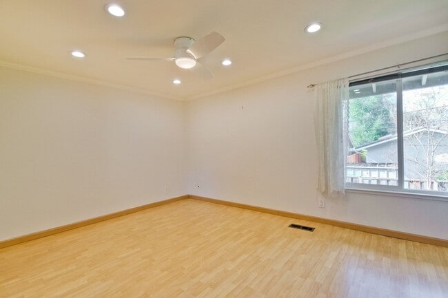 Building Photo - 2-Bed Cupertino Home with Private Yard, In-Unit Laundry, Pool and Clubhouse