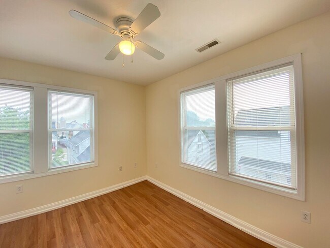 Building Photo - 289 Merrimack St
