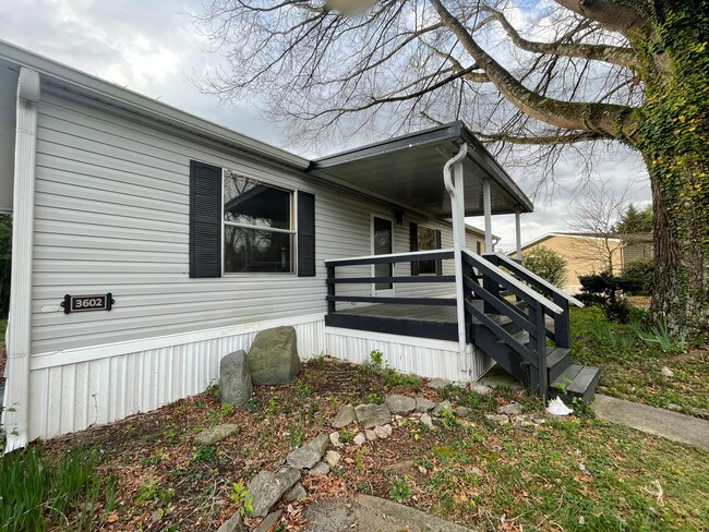 Building Photo - 3602 Wellington Ln