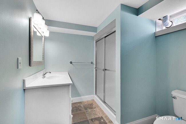 Building Photo - 134 Dyer St