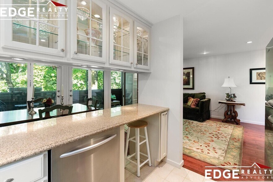 Building Photo - 241 Perkins St