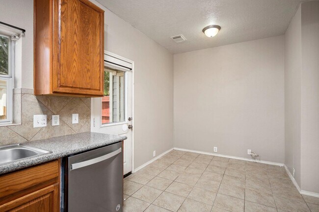 Building Photo - 29706 Parliament Hills Dr