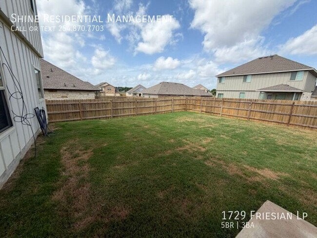 Building Photo - 1729 Friesian Lp