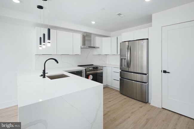 Building Photo - 2605 E Boston St