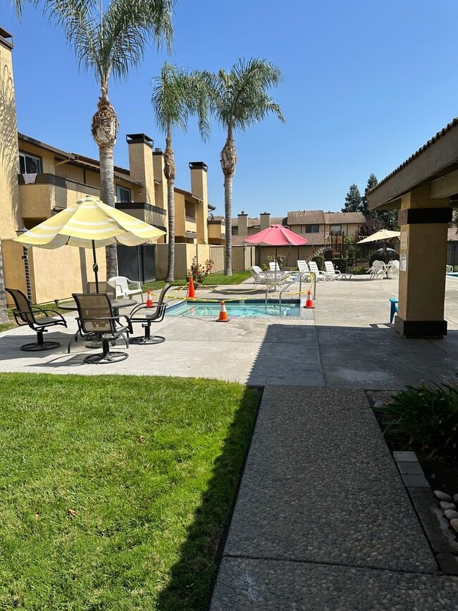 Building Photo - Stunning Condo in Turlock available for im...