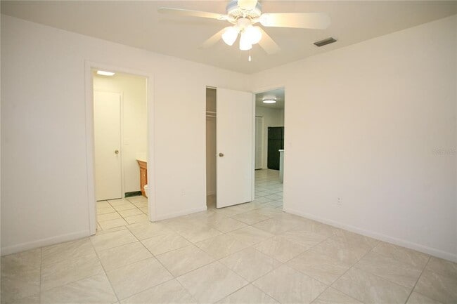 Building Photo - 1421 NW 6th Pl