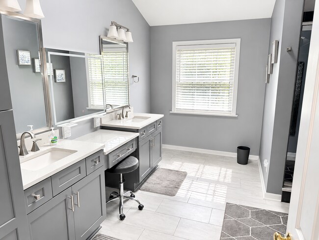 Building Photo - Spacious 5-Bedroom Home with Comfort & Charm in Medina