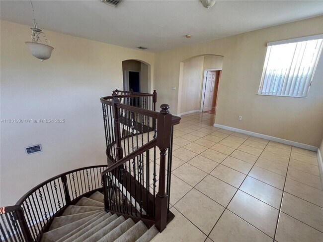 Building Photo - 9140 SW 153rd Ave
