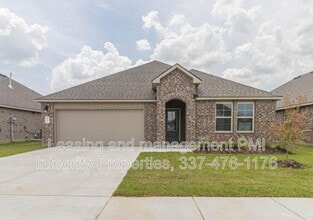 Building Photo - 136 Romain Picard Dr