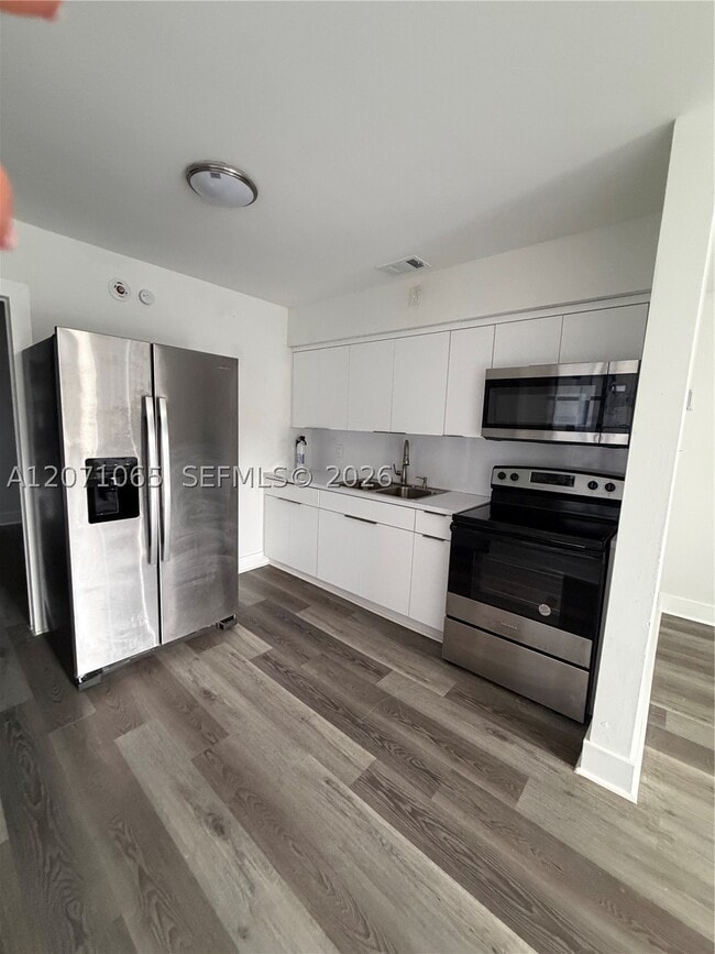 Building Photo - 706 F