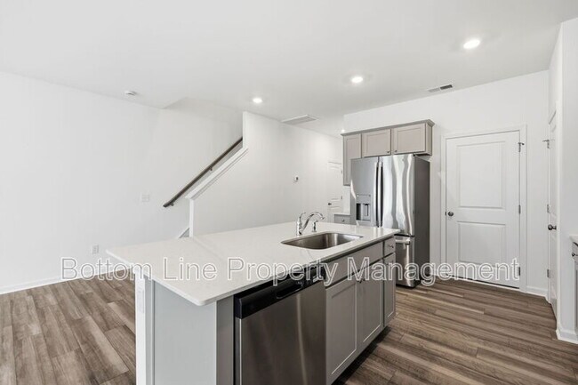 Building Photo - 27 Broward Ln