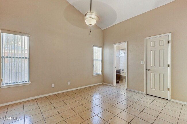 Building Photo - 11781 Jennifer Dr