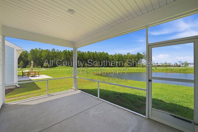 Building Photo - 3084 Claredon St