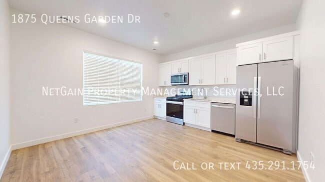 Building Photo - 1875 S Queens Gdn Dr