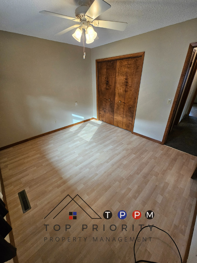 Building Photo - **WINTER MOVE-IN SPECIAL** 2 Bedroom | 1 B...