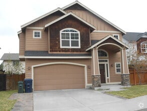 Building Photo - 1056 NE Parkview Ct