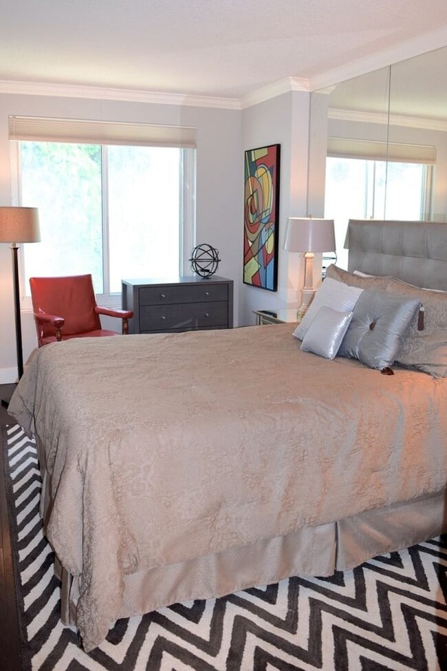 Building Photo - Mid-Term Occupancy, Telegraph Hill Furnished Condo- 1 Car Parking- 24 Hour Doorman - Fitness Center