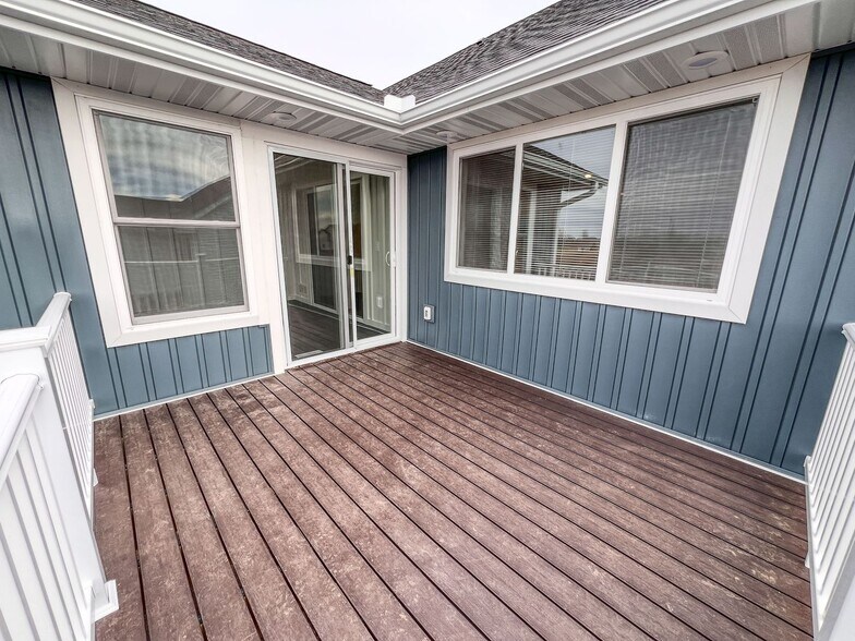 Building Photo - 607 S Division St