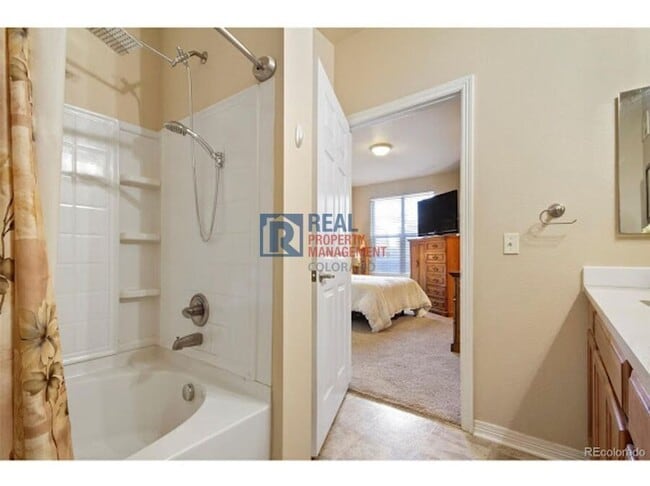 Building Photo - 7222 S Blackhawk St