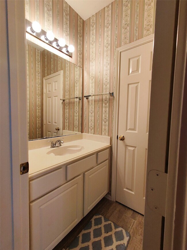 Building Photo - 7127 Bristol Ridge Dr