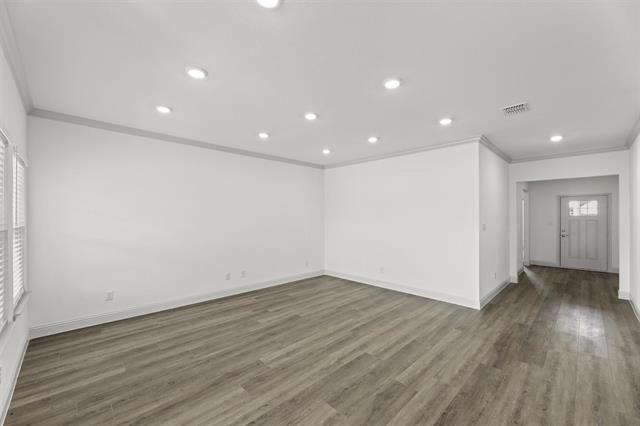 Building Photo - 544 Oak Crk Dr