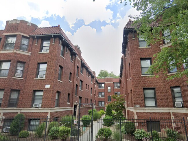 Primary Photo - 2633 1/2 N Spaulding Ave