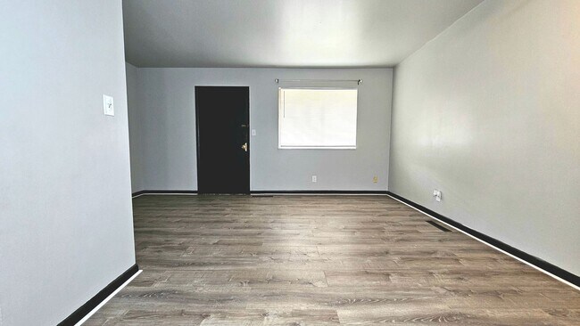 Building Photo - 126 Poplar St