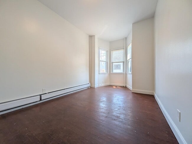Building Photo - 267 Webster Ave