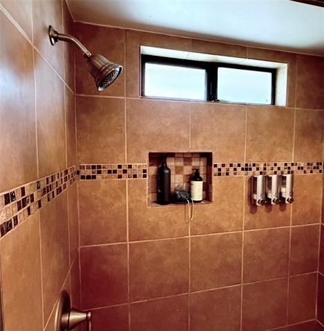 Building Photo - 3120 Osceola Dr