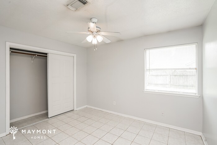 Building Photo - 15203 Cabots Landing Dr