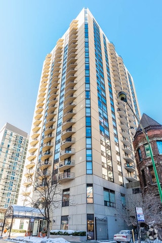 Building Photo - 70 W Huron St