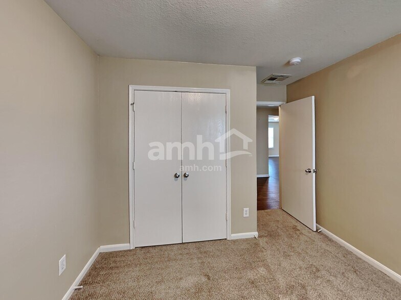 Building Photo - 4818 Bentonite Blvd