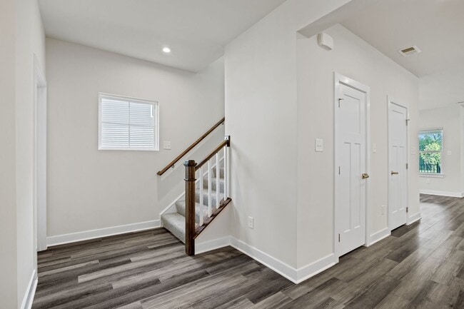 Building Photo - Beautiful 5 Bedroom Home with Attached In-...