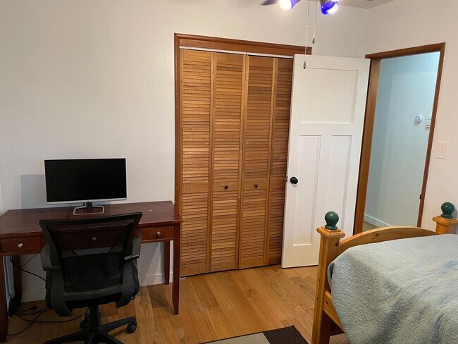 Building Photo - 4 Bedroom Pool Home for Rent in Woodland H...