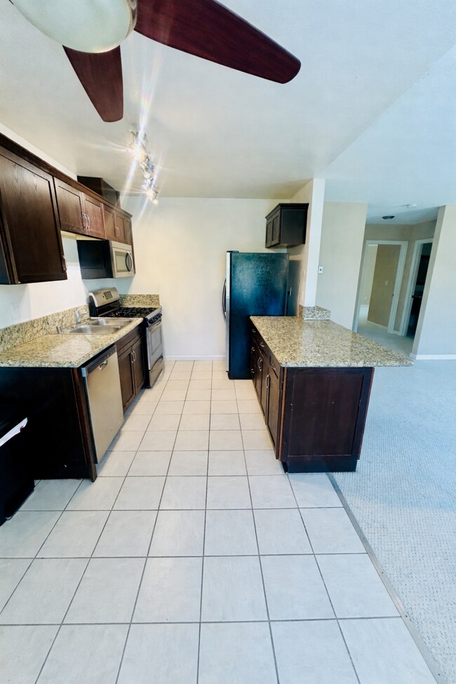 Building Photo - 13754 Mango Dr