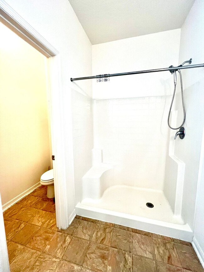 Building Photo - 5588 Sycamore Canyon Dr