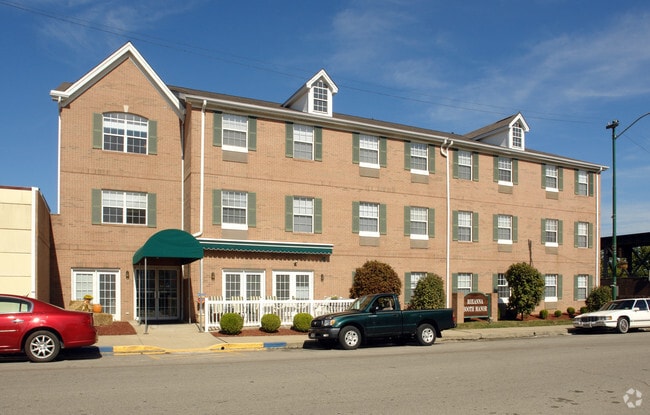 Building Photo - Roxanna Booth Manor
