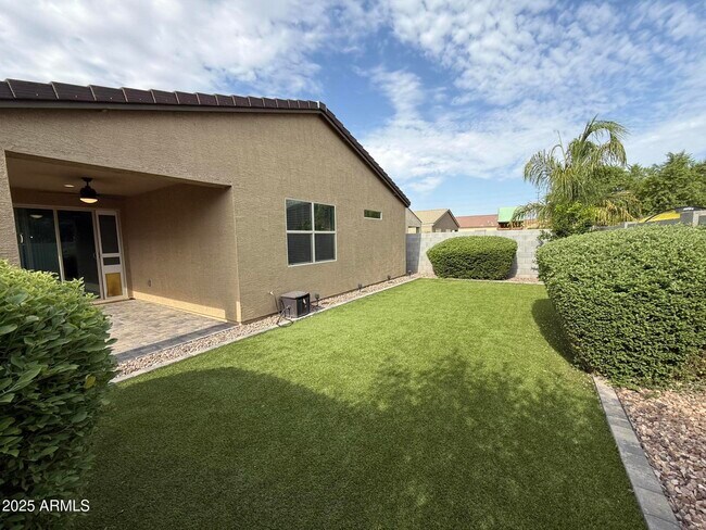 Building Photo - 336 W Tenia Trail