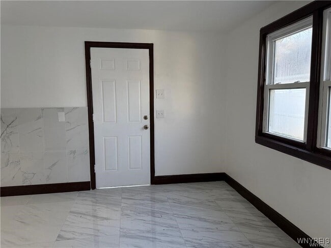 Building Photo - 104 Balbach Dr