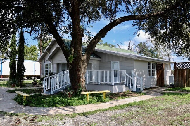 Building Photo - 8861 Co Rd 424