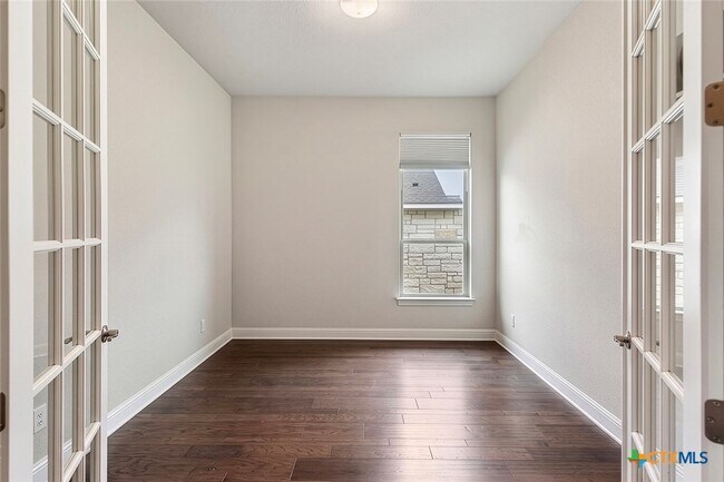 Building Photo - 402 Gulfton St