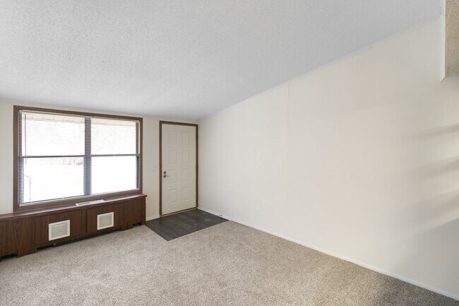 Interior Photo - Forest View Apartments (Metro Lansing Investments LLC)