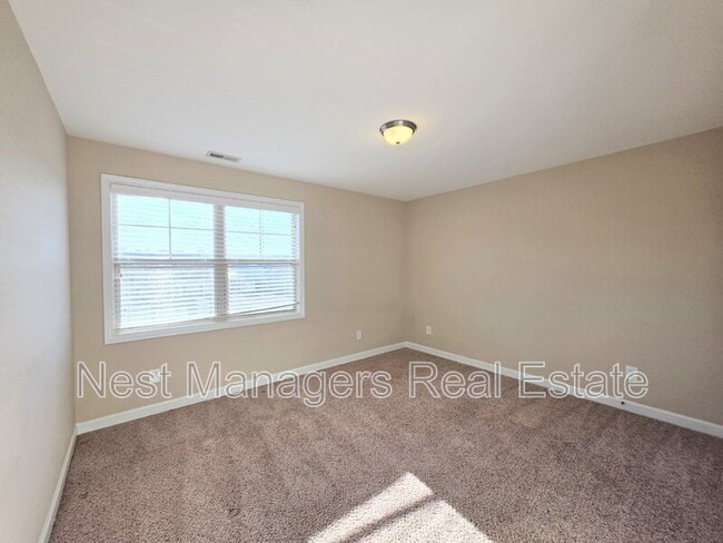 Building Photo - 389 Roanoke Dr