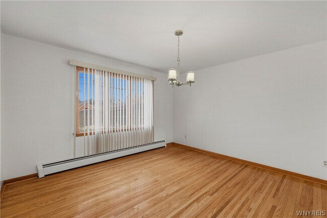 Building Photo - 4 Villa Moraine Dr